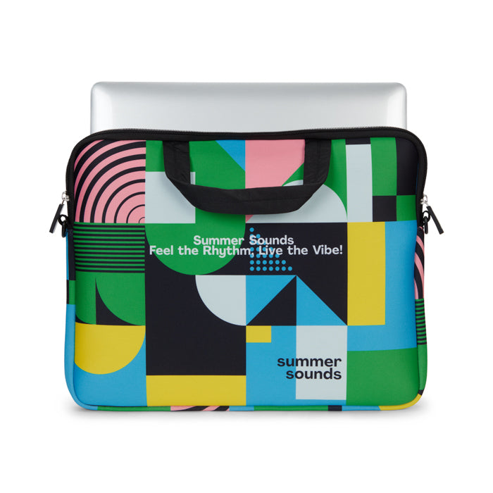 Colmar | Pochette pour ordinateur portable en néoprène sublimé avec fermeture à glissière et poche frontale.