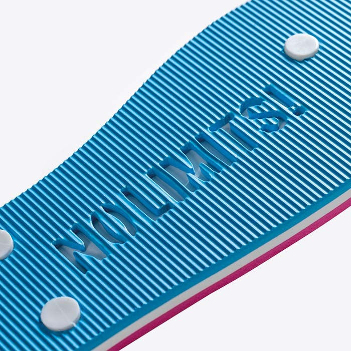 Cauterets | Tongs à triple épaisseur: laissez les empreintes de votre logo dans le sable.